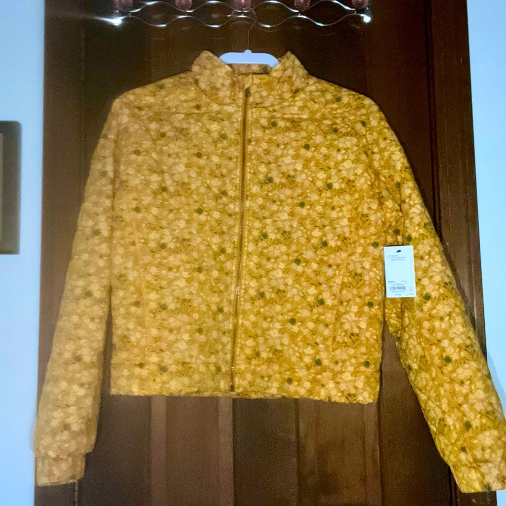 Mustard with floral accent. BRAND NEW WITH TAGS.! Super adorable and soft!
